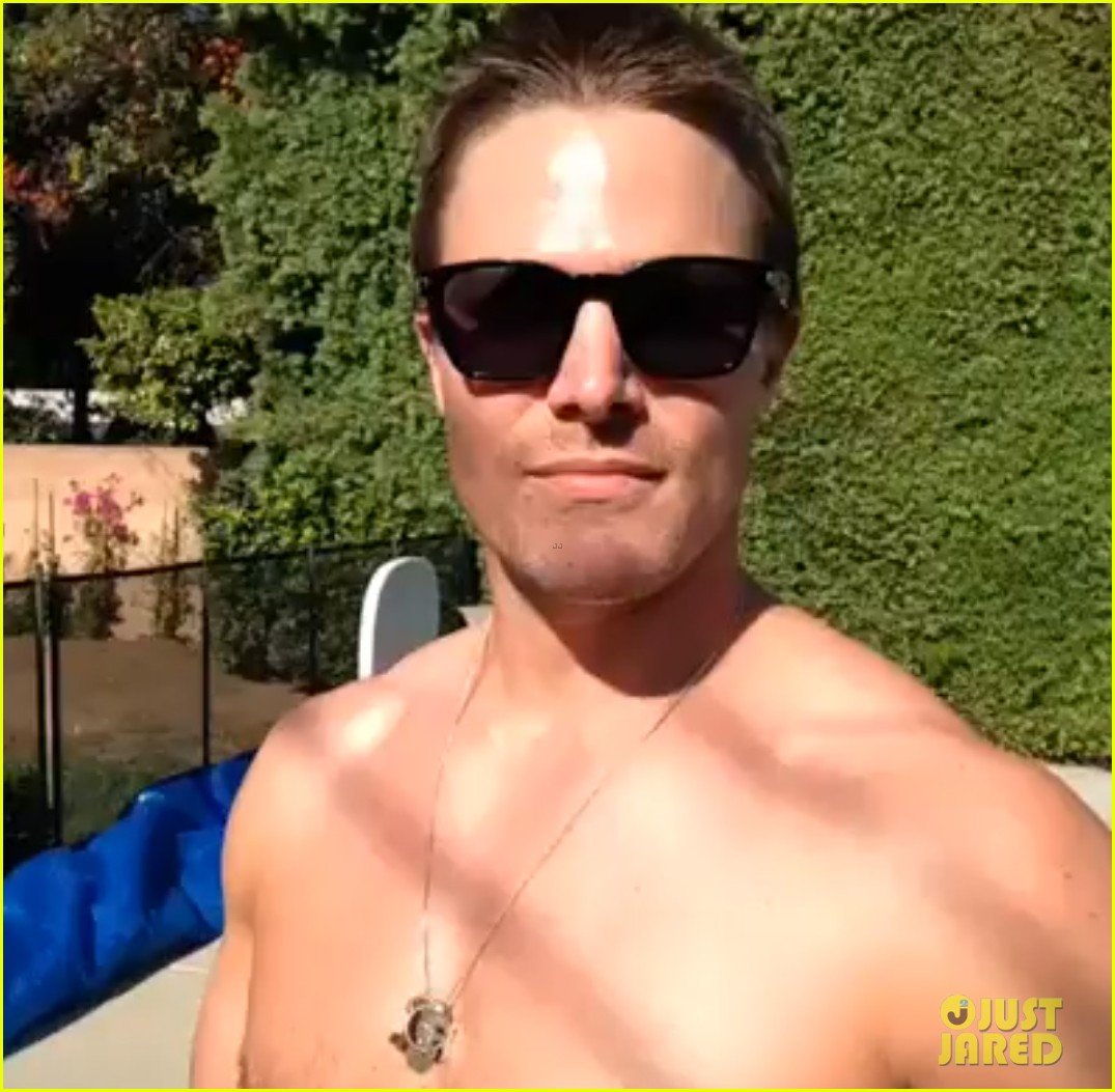 stephen amell goes shirtless for fourth of july 012904240