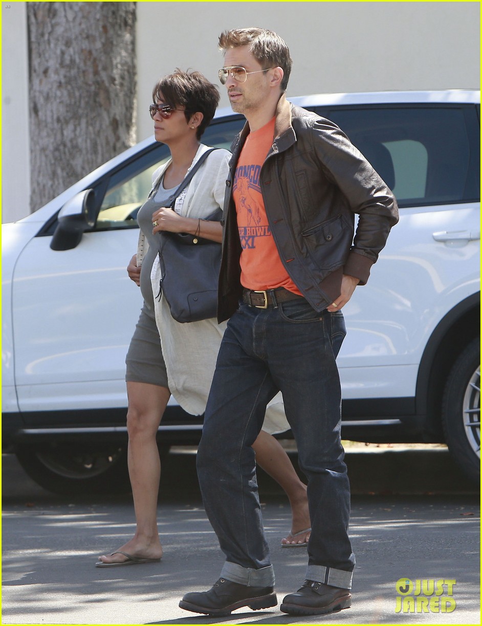 halle berry shows off growing baby bump with olivier martinez 102916947