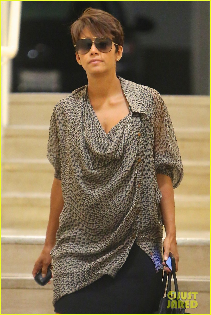 halle berry call tops bluray dvd sales charts 022903679