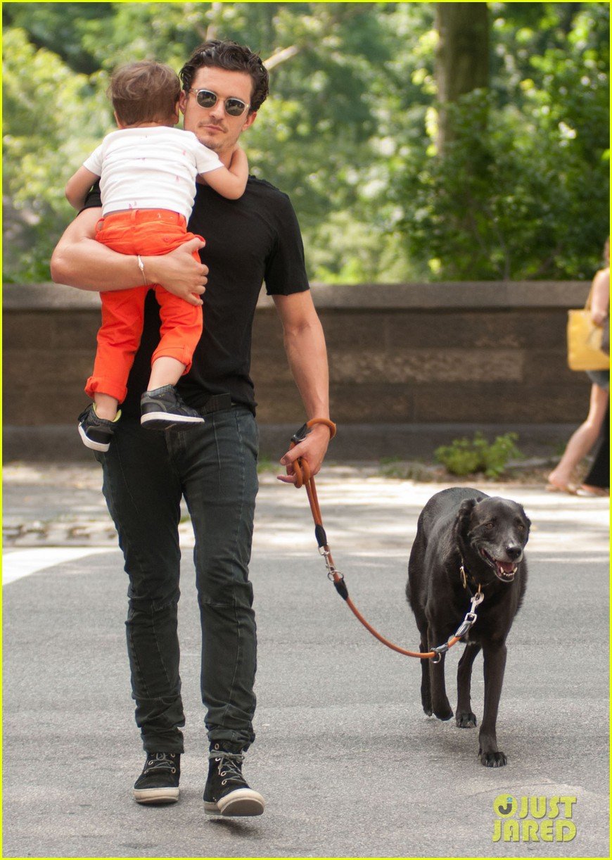 orlando bloom daddy day out with flynn 102905608