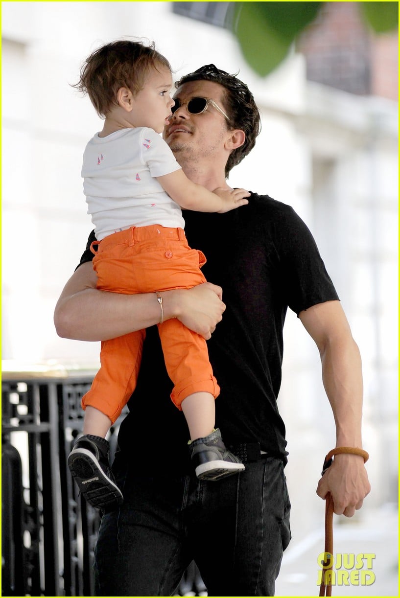 orlando bloom daddy day out with flynn 31