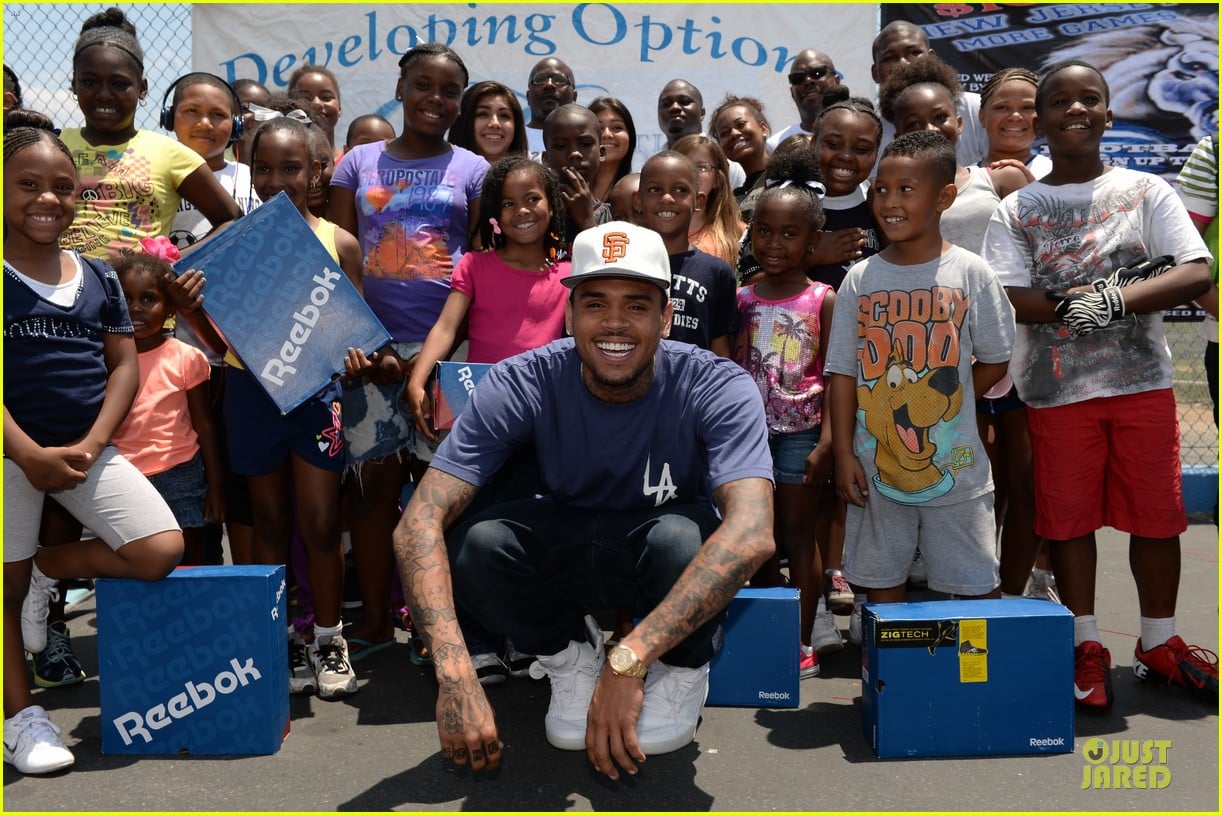 chris brown walk everywhere in unity shoes event 042905266
