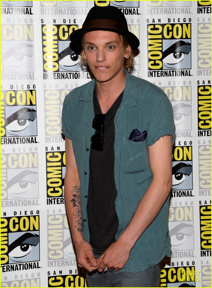 lily collins jamie bower campbell city of bones at comic con 202912493
