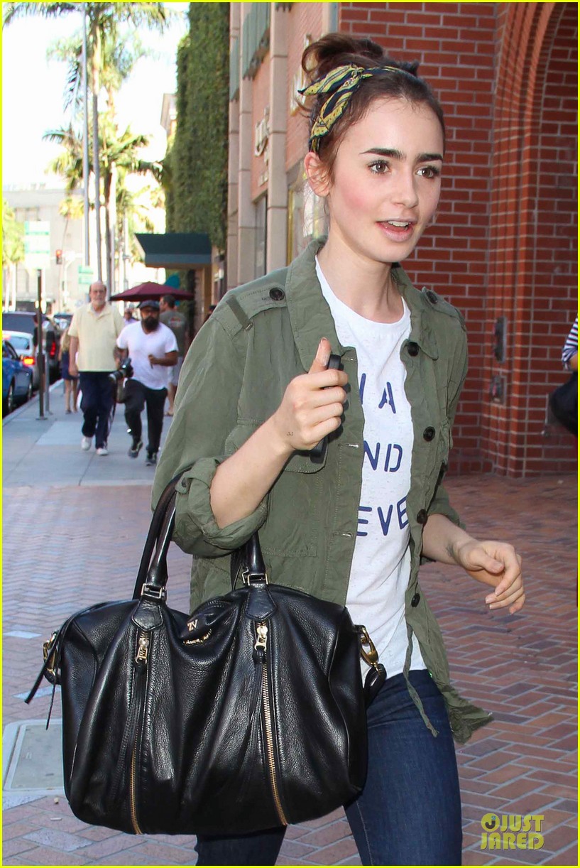 lilly collins mortal instruments promotion at mall of america 042909977