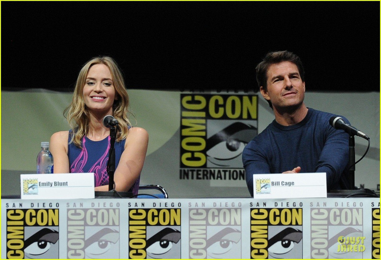 tom cruise emily blunt edge of tomorrow at comic con 17
