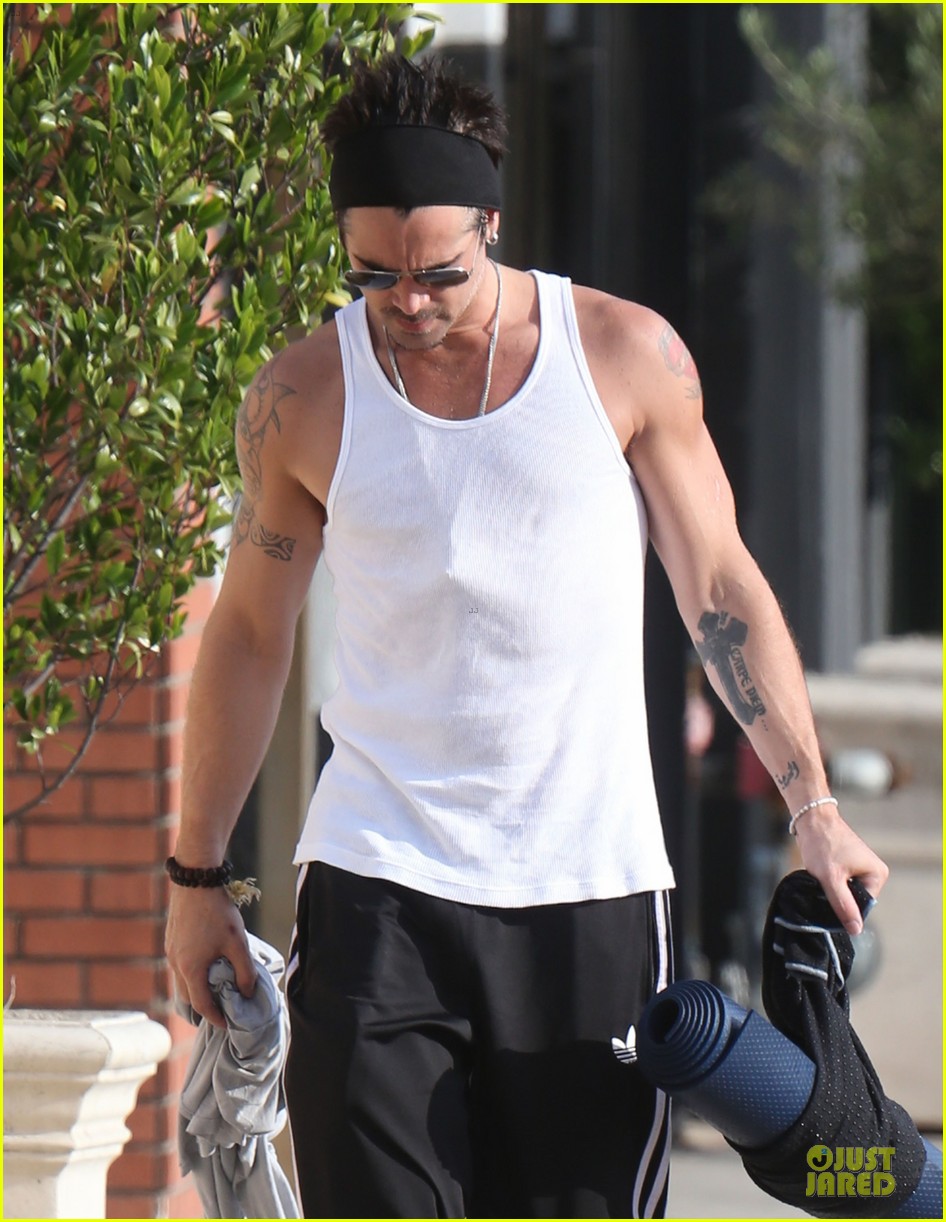 colin farrell buff yoga session with sister claudine 02
