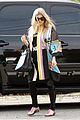 fergie covers growing baby bump after july 4 04