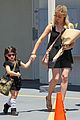 sarah michelle gellar flying with two kids alone is my latest milestone 15