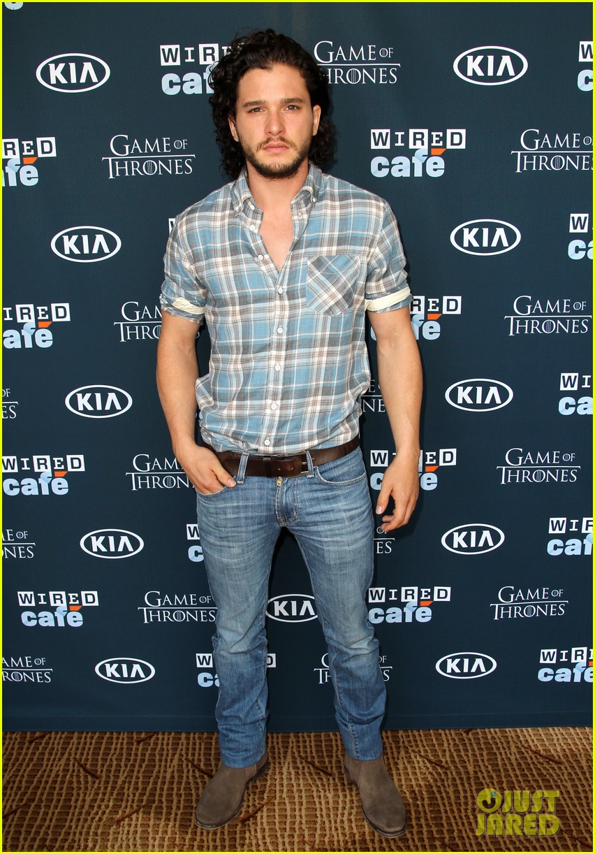 kit harington norman reedus wired cafe at comic con 01