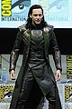 tom hiddleston attends thor comic con panel as loki 08