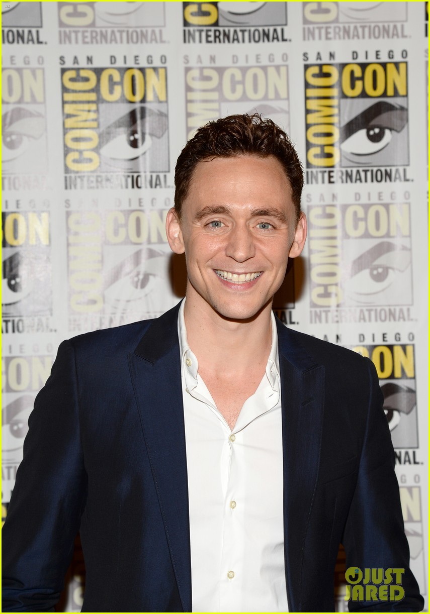 tom hiddleston attends thor comic con panel as loki 022913449