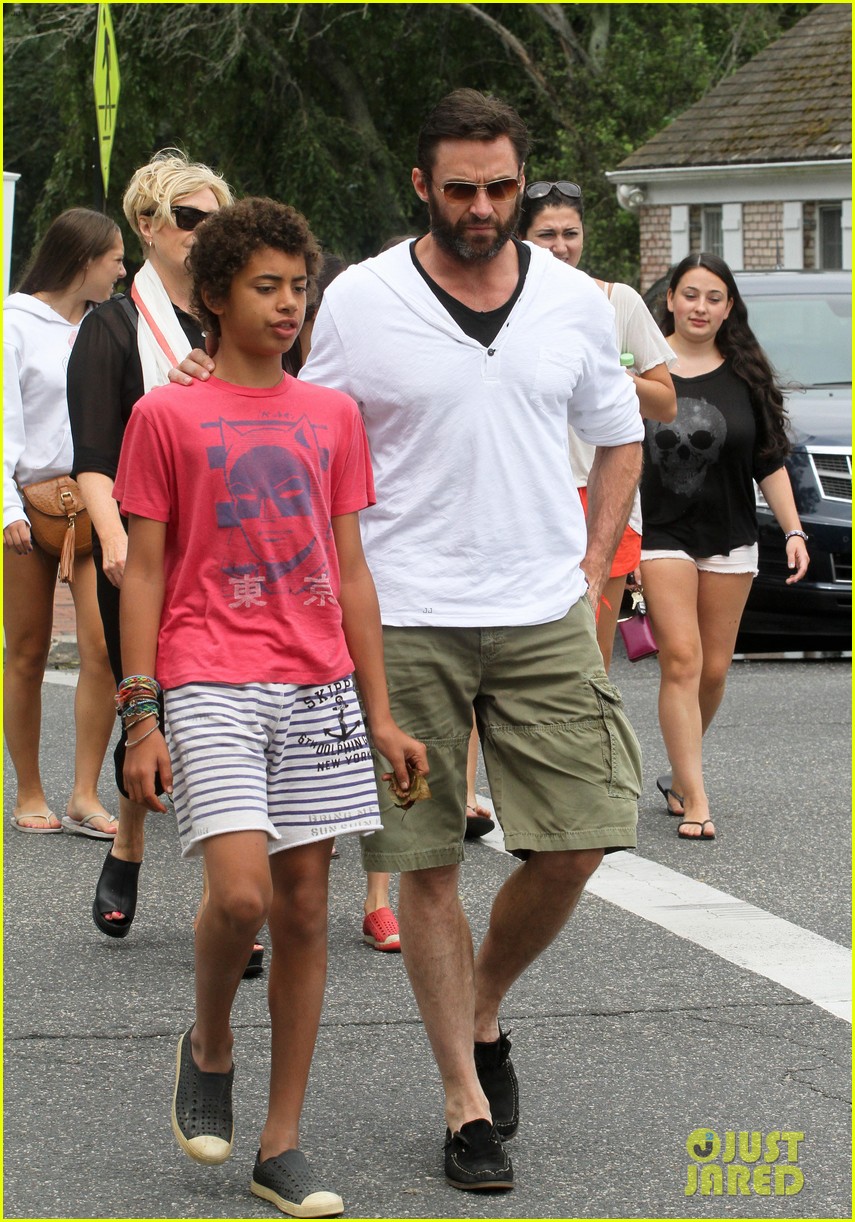 hugh jackman hangs with family wolverine hits theaters 032917601