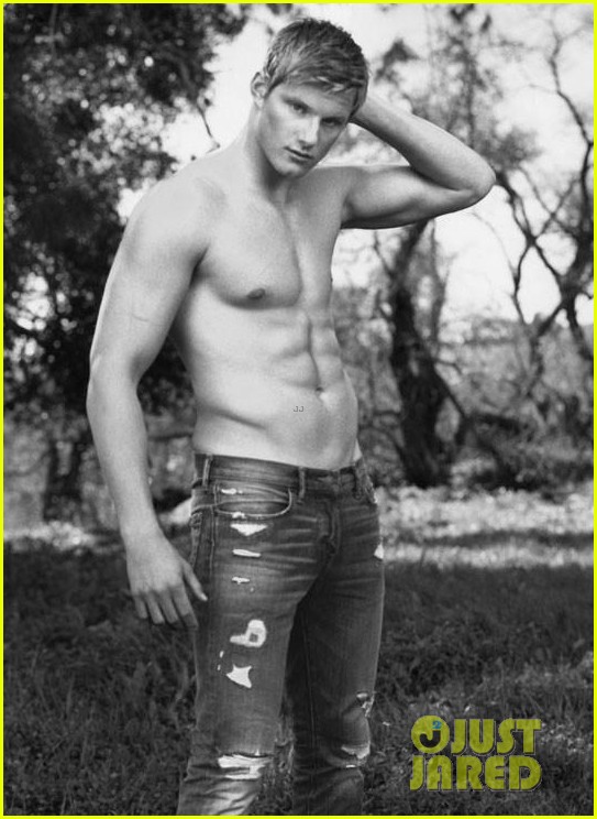 alexander ludwig shirtless abercrombie fitch campaign 012917196
