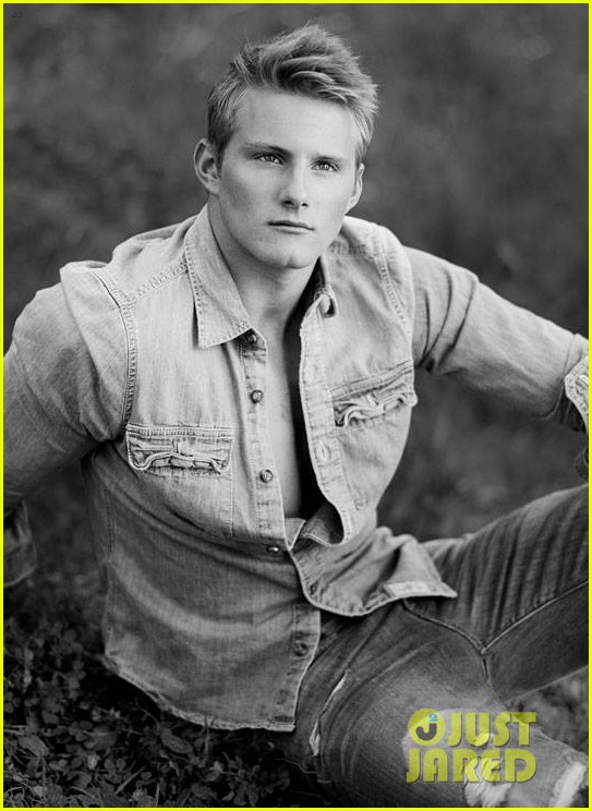 alexander ludwig shirtless abercrombie fitch campaign 062917201