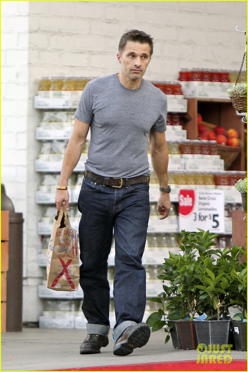 olivier martinez makes two trips to grocery store on july 4 172904442