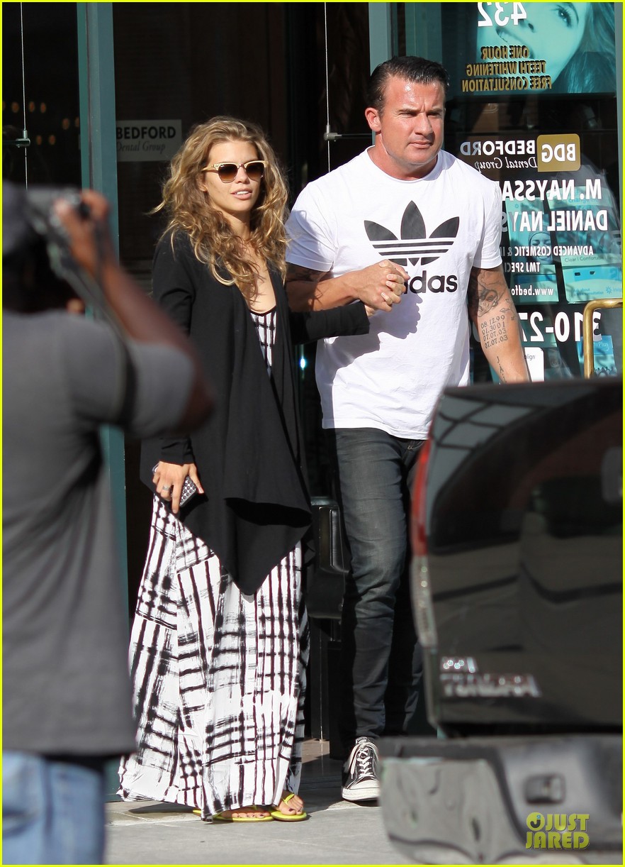 annalynne mccord dominic purcell hold hands at the dentist 032918004