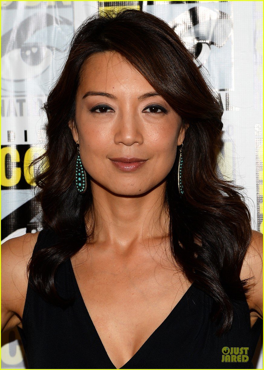 ming na wen clark gregg agents of shield at comic con 142913082