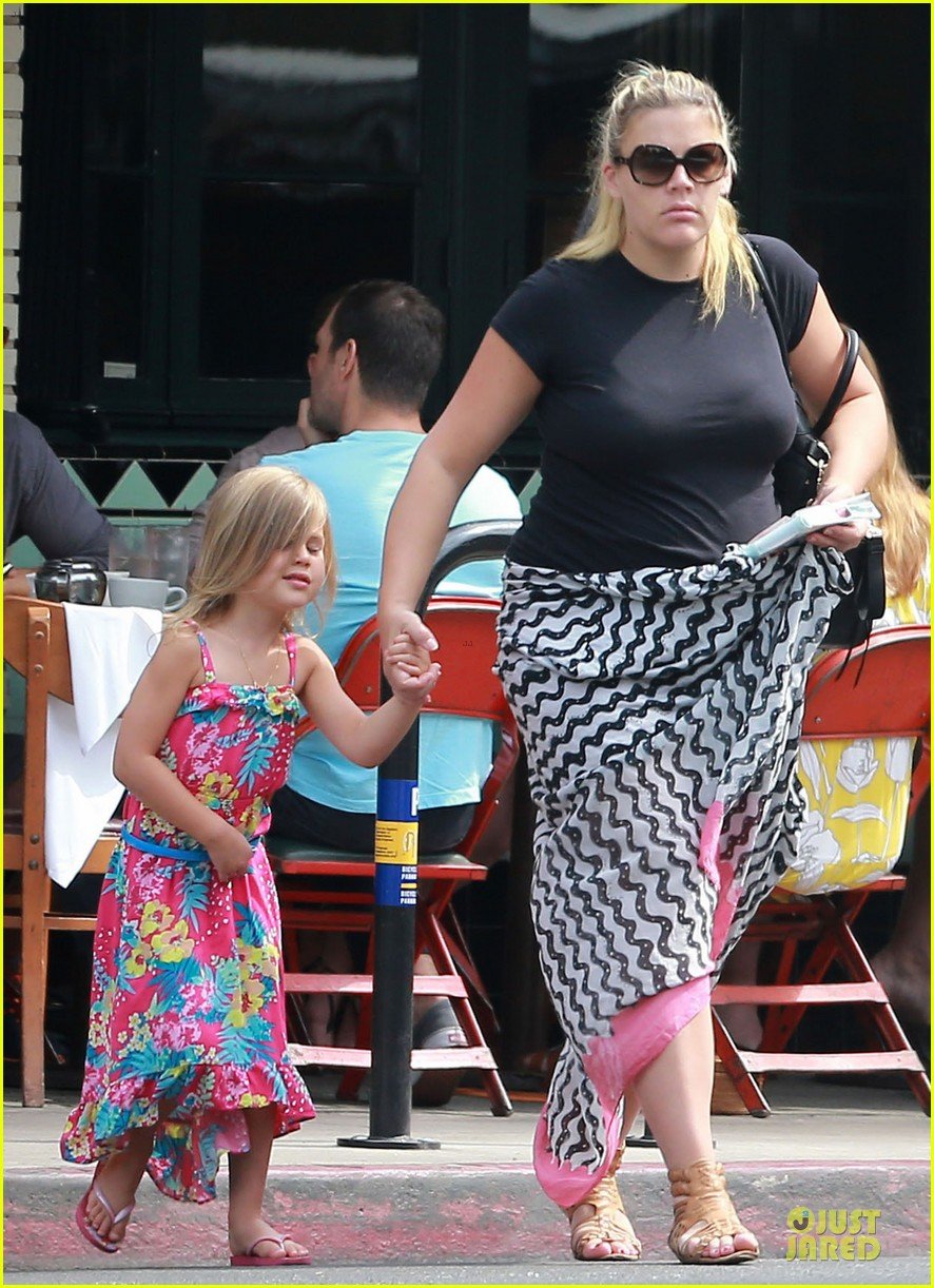 busy philipps post baby body at little doms 03