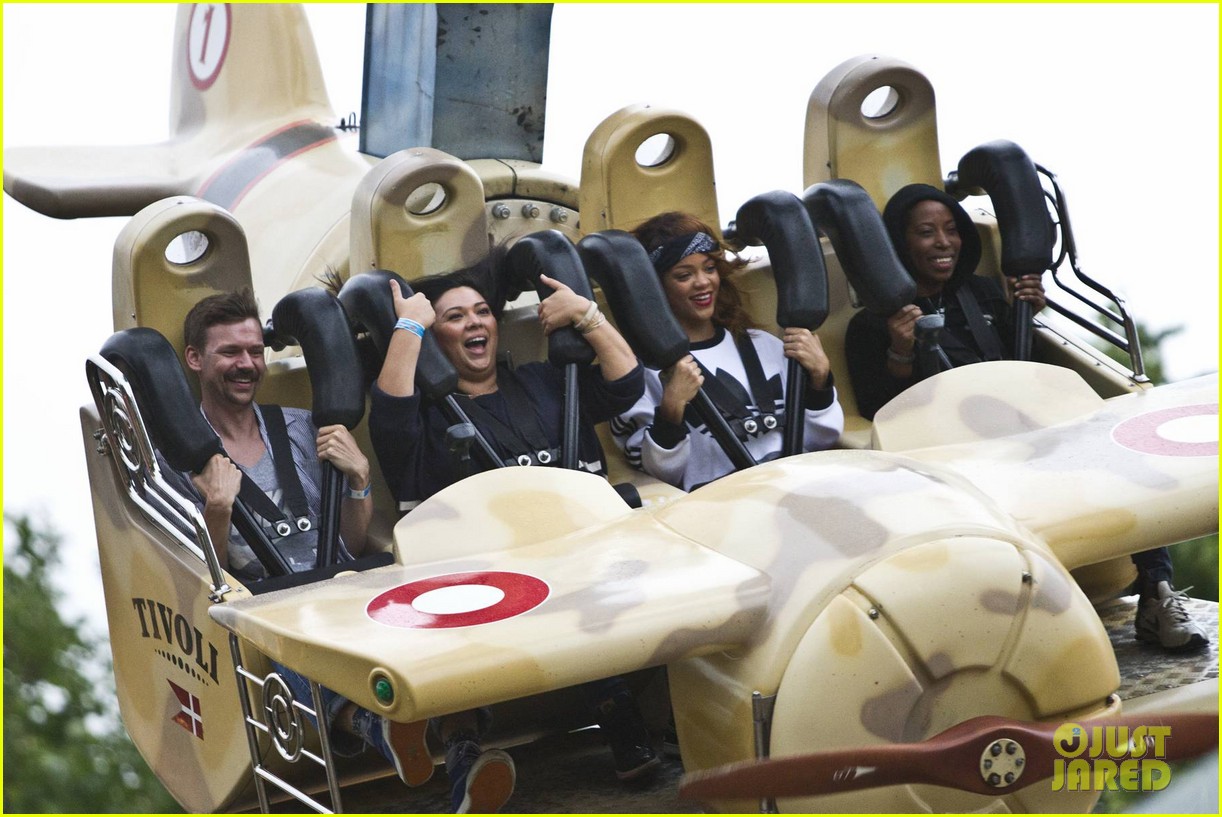 rihanna rides roller coaster at tivoli gardens 05