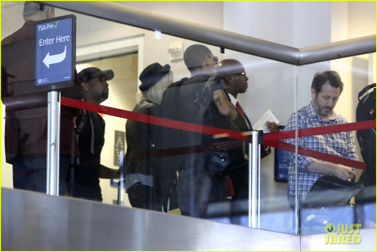 ashlee simpson evan ross travel together out of lax 032920090