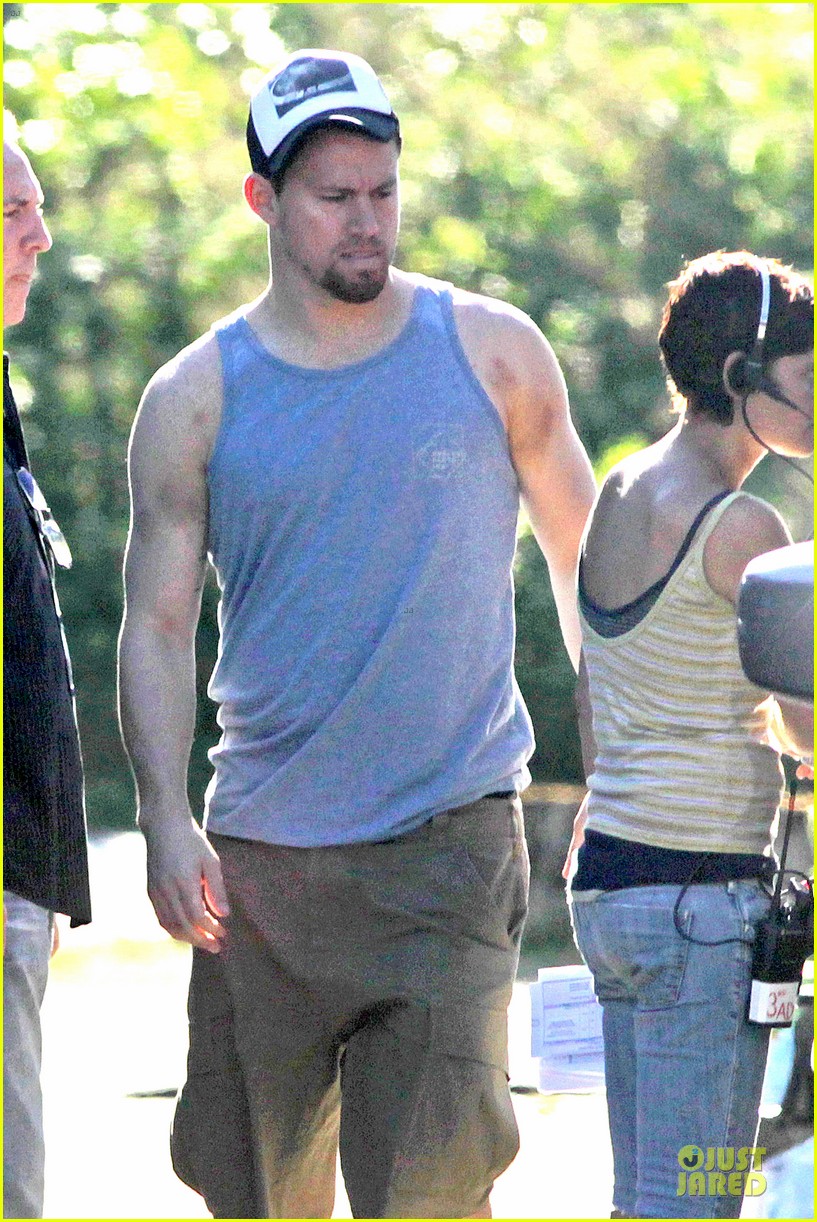 Channing Tatum Visits Jenna Dewan on 'Witches of East End' Set! Photo(02)