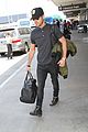 justin theroux supports indians at lax 04