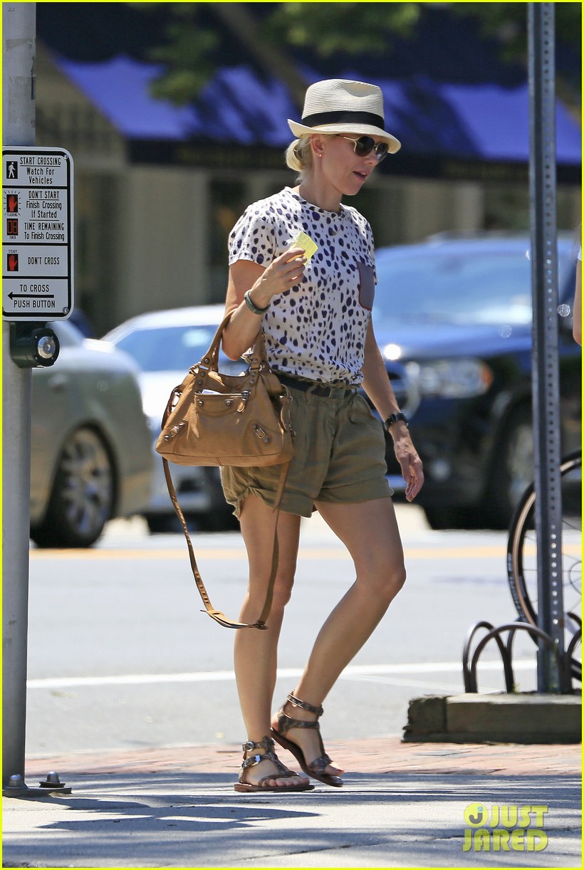 naomi watts spends fourth of july in the hamptons 04