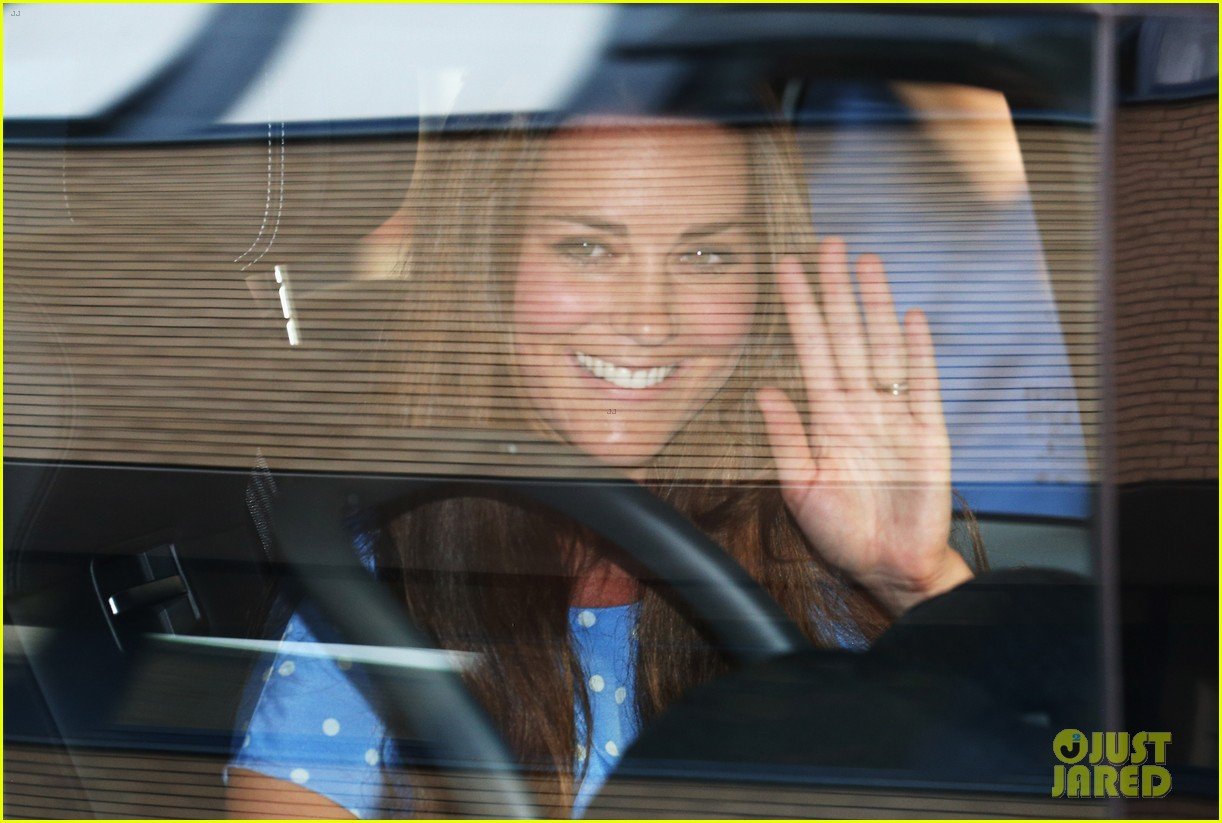 prince william drives royal baby kate middleton home 052915285
