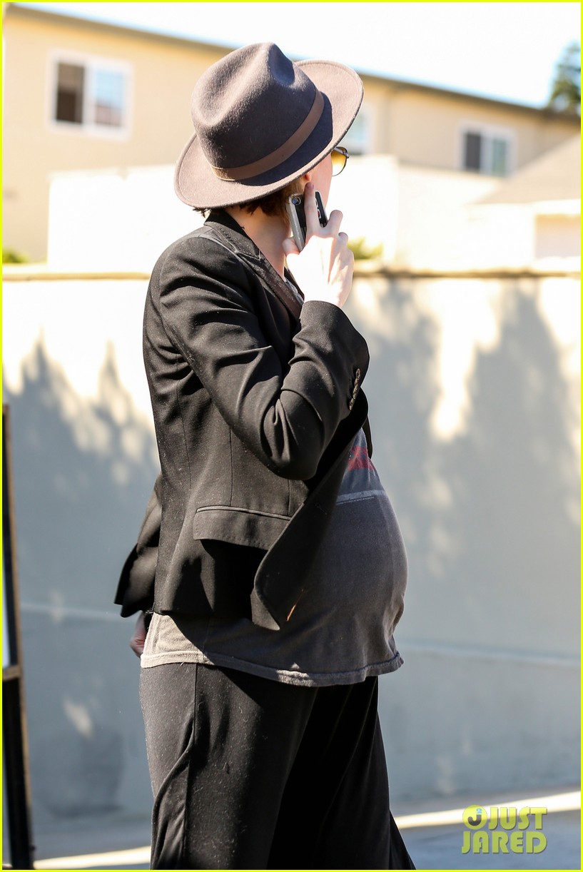 Pregnant Evan Rachel Wood Pop Tarts Are Great for Stoners! Photo(02)