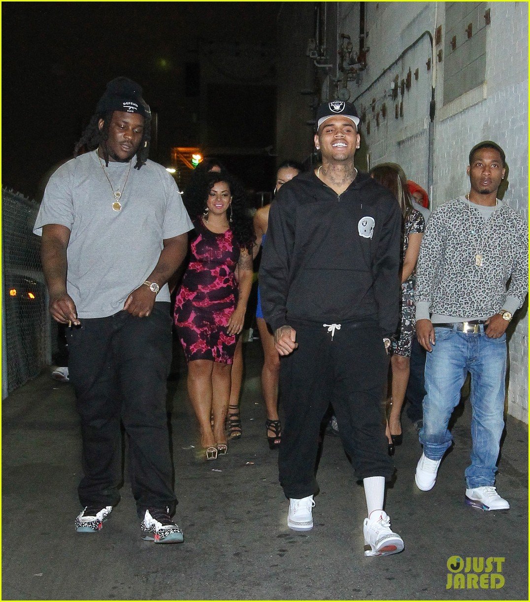 chris brown night out following love more video shoot 06