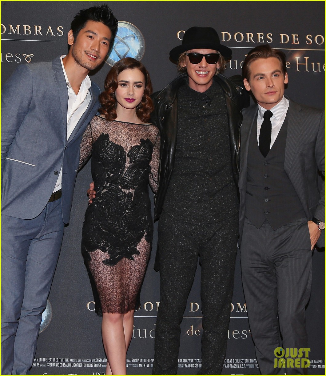 lily collins jamie campbell bower mortal instruments mexico city premiere 052939280