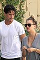 kaley cuoco walks arm in arm with ryan sweeting 02