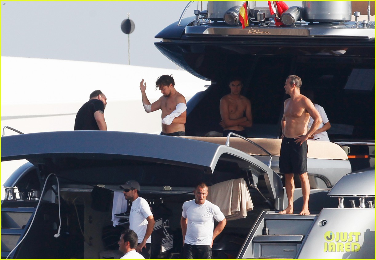 leonardo dicaprio goes shirtless after flyboarding in ibiza 122925566