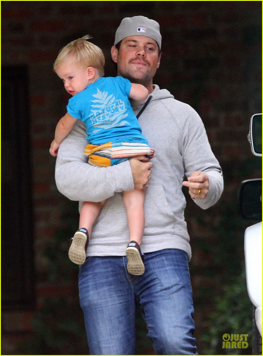 hilary duff mike comrie luca drum beating music class 082921681