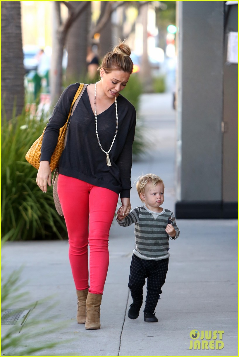hilary duff has the perfect family says kelly osbourne 032934758