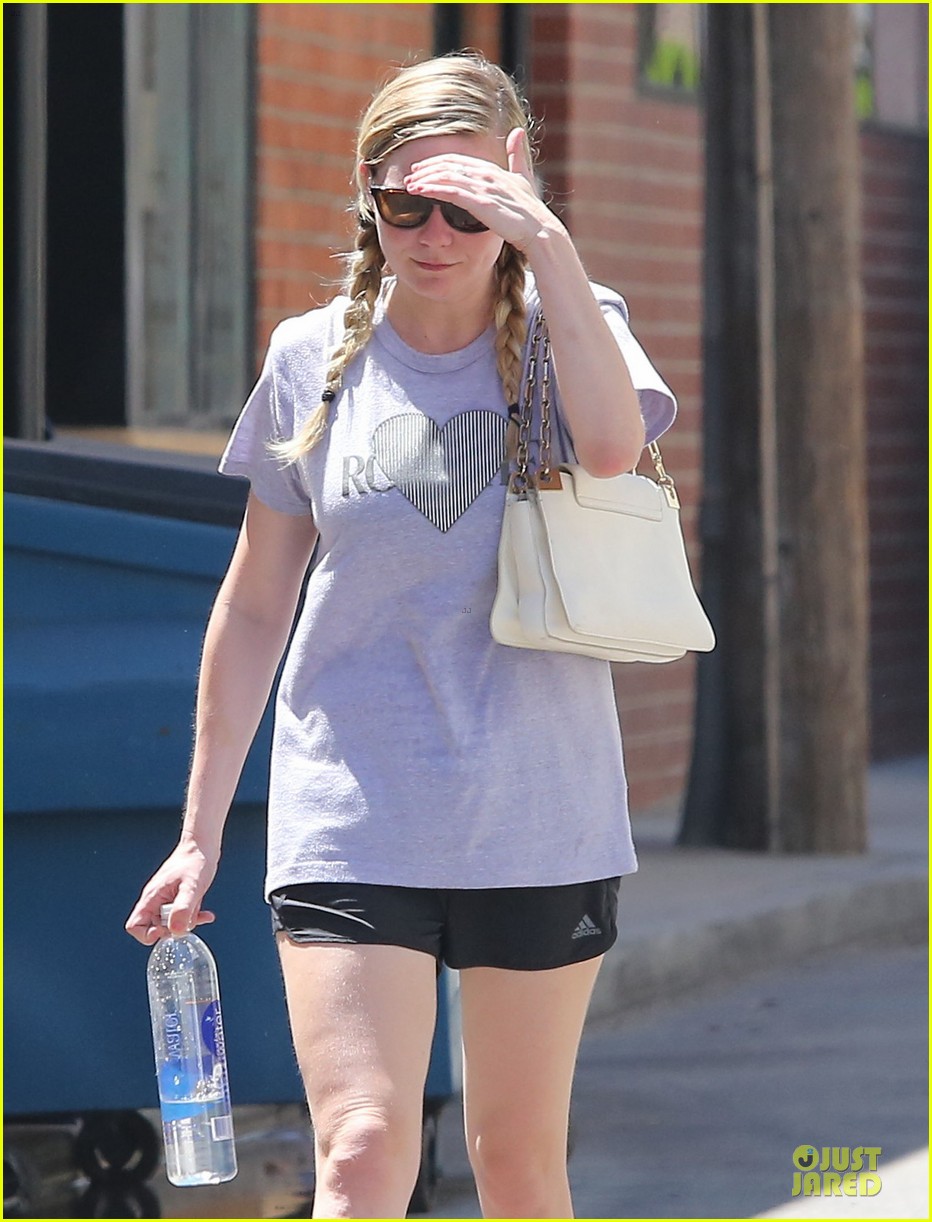 kirsten dunst hearts friday workouts 102931848