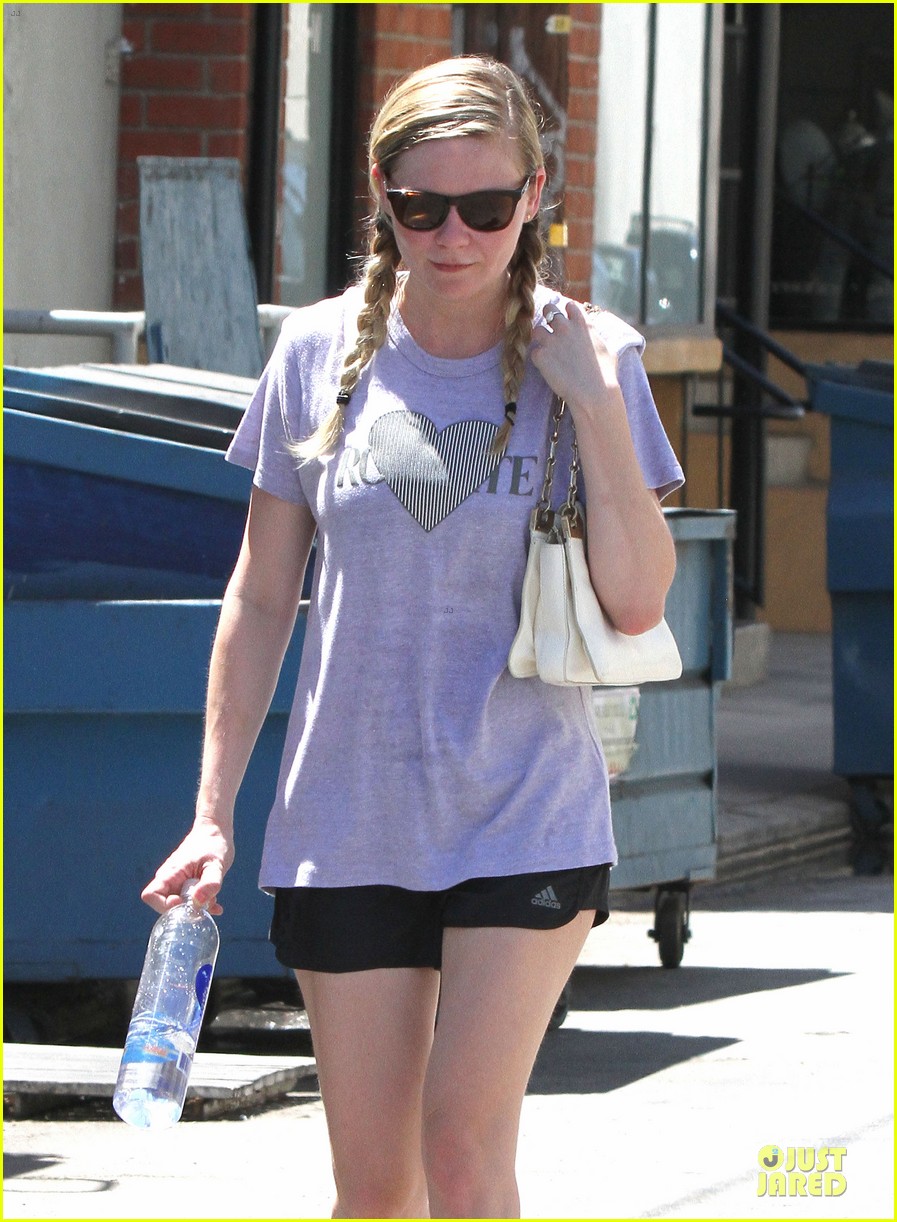 kirsten dunst hearts friday workouts 22