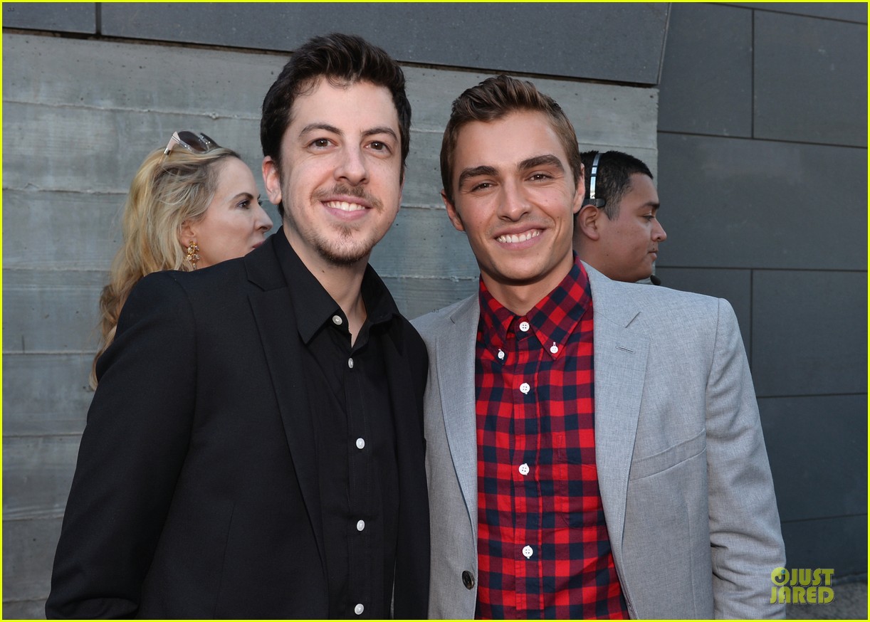 dave franco honored by christopher mintz plasse at young hollywood awards 102921791