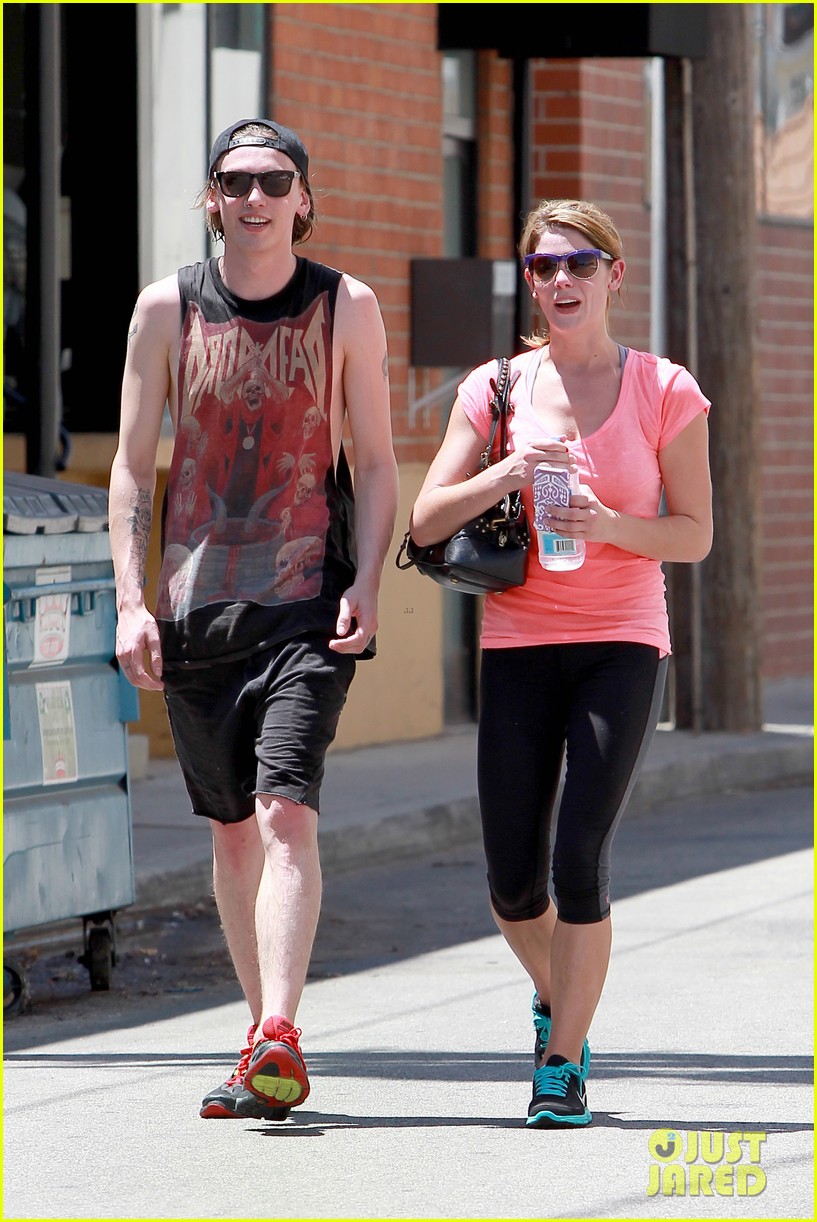 ashley greene jamie campbell bower leave the gym together 012926198
