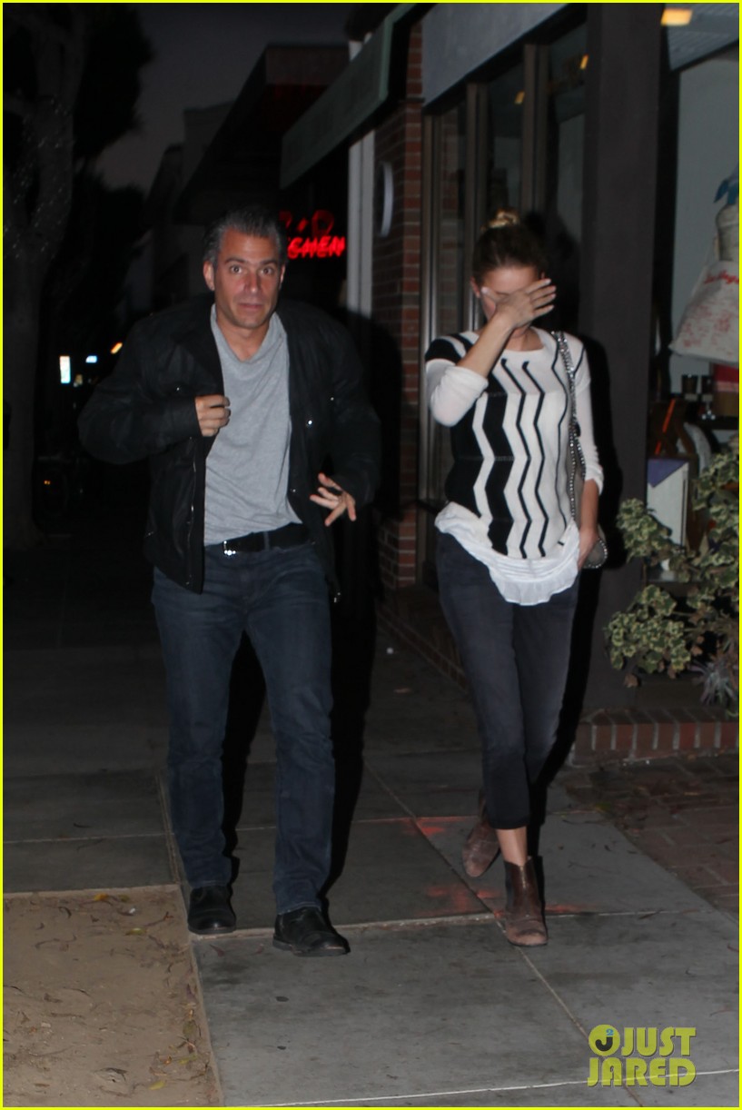 amber heard grabs dinner with talent agent christian carino 152924073