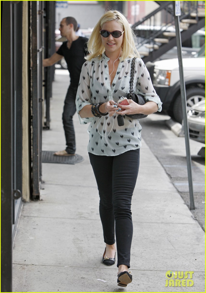 katherine heigl dont leave pets in hot cars during summer 042923018