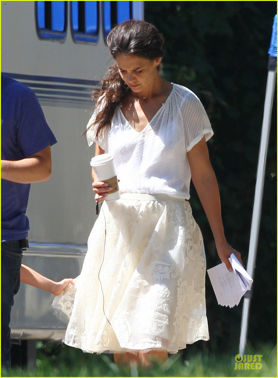 Katie Holmes White Wedding Dress on 'Miss Meadows' Set! Photo 2936342
