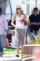 kate hudson wears two outfits on wish i was here set 11