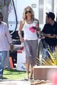 kate hudson wears two outfits on wish i was here set 15