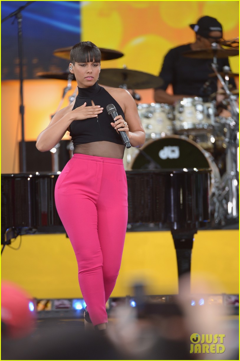 alicia keys performs for good morning americas concert series 31