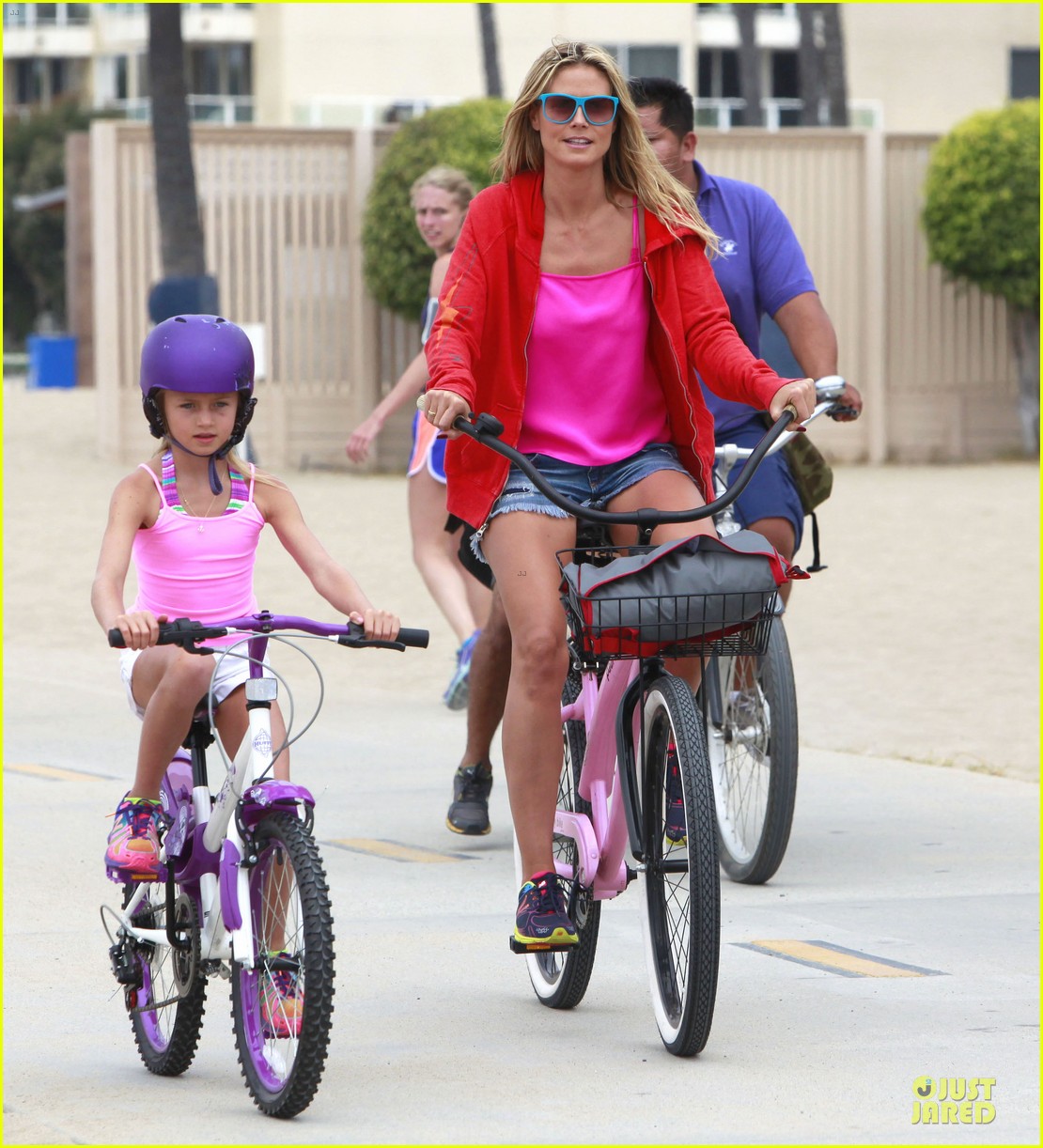 heidi klum martin kirsten beach bike ride with kids 182938452