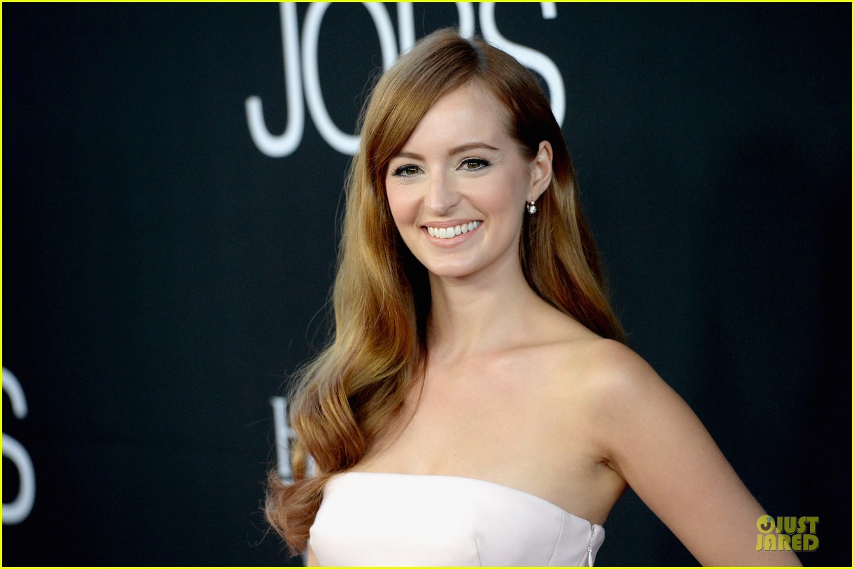 Ashton Kutcher & Ahna O'Reilly 'Jobs' L.A. Screening! Photo 2929774