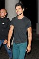 taylor lautner flies without marie avgeropoulos 02