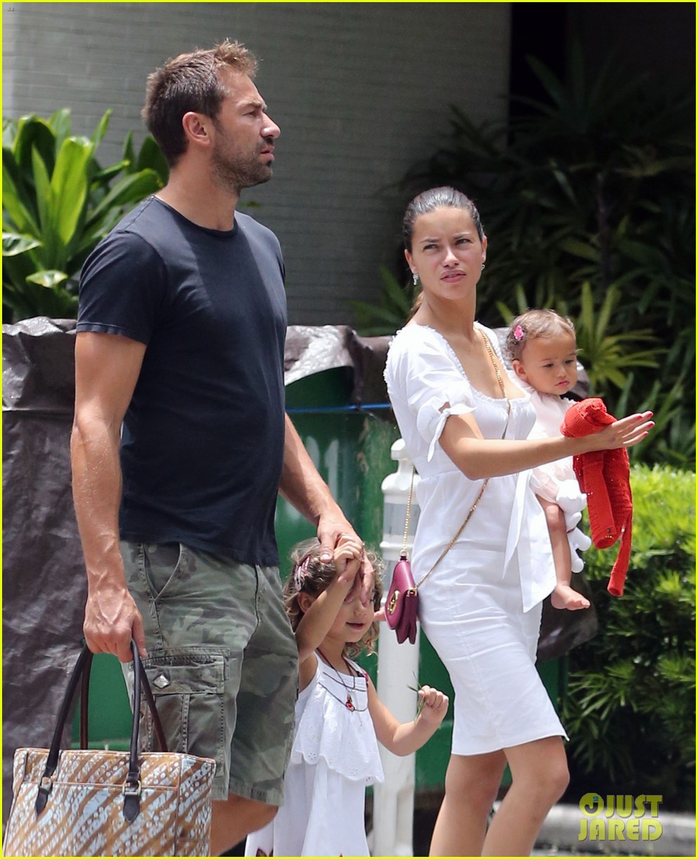 adriana lima spends relaxation day with her family 06