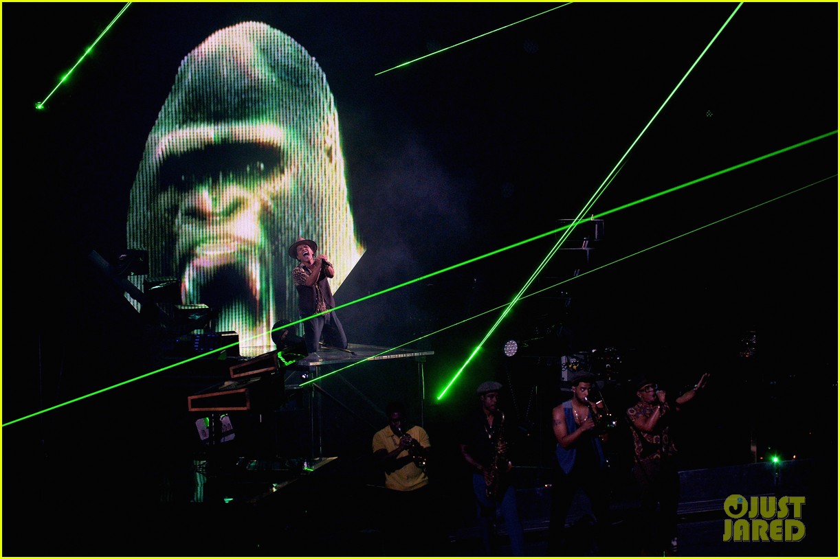 bruno mars vmas 2013 performance of gorilla 072937917